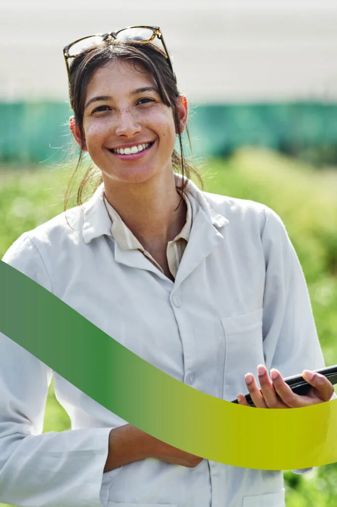 Joven sonriente emprendedora